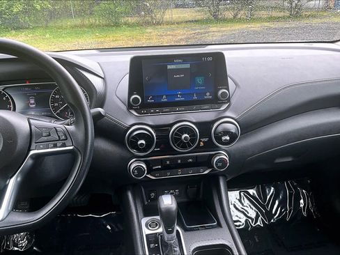Used 2024 Nissan Sentra SV FWD image 7