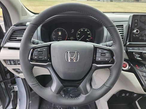 New 2026 Honda Odyssey Touring image 14