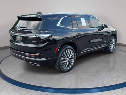 Used 2026 Buick Enclave Avenir w/ Super Cruise Package FWD image 5