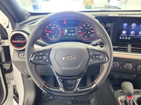 Used 2024 Chevrolet Trax RS FWD image 24