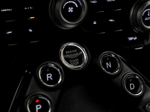 Used 2020 Aston Martin V8 Vantage Coupe image 64