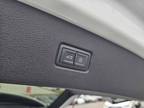 Used 2022 Audi Q7 3.0T Prestige w/ Prestige Package image 19