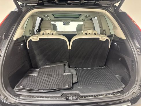 Used 2025 Volvo XC90 B5 Ultra AWD/4WD image 30