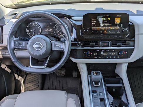 Certified 2024 Nissan Pathfinder SL image 29