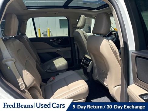 Used 2023 Lincoln Aviator AWD w/ Premium Package image 17