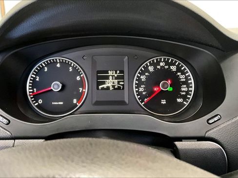 Used 2012 Volkswagen Jetta SE FWD image 12
