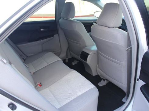 Used 2014 Toyota Camry LE FWD image 15
