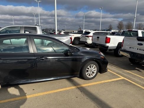 Used 2025 Toyota Camry LE image 13