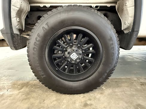 Used 2025 Chevrolet Silverado 2500 LT w/ Convenience Package image 10