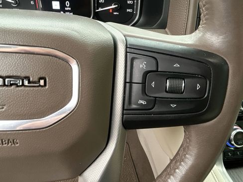 Used 2021 GMC Yukon XL Denali w/ Denali Premium Package image 21