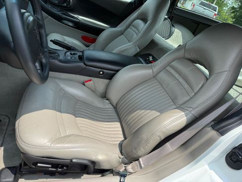 Used 1998 Chevrolet Corvette Coupe RWD image 30