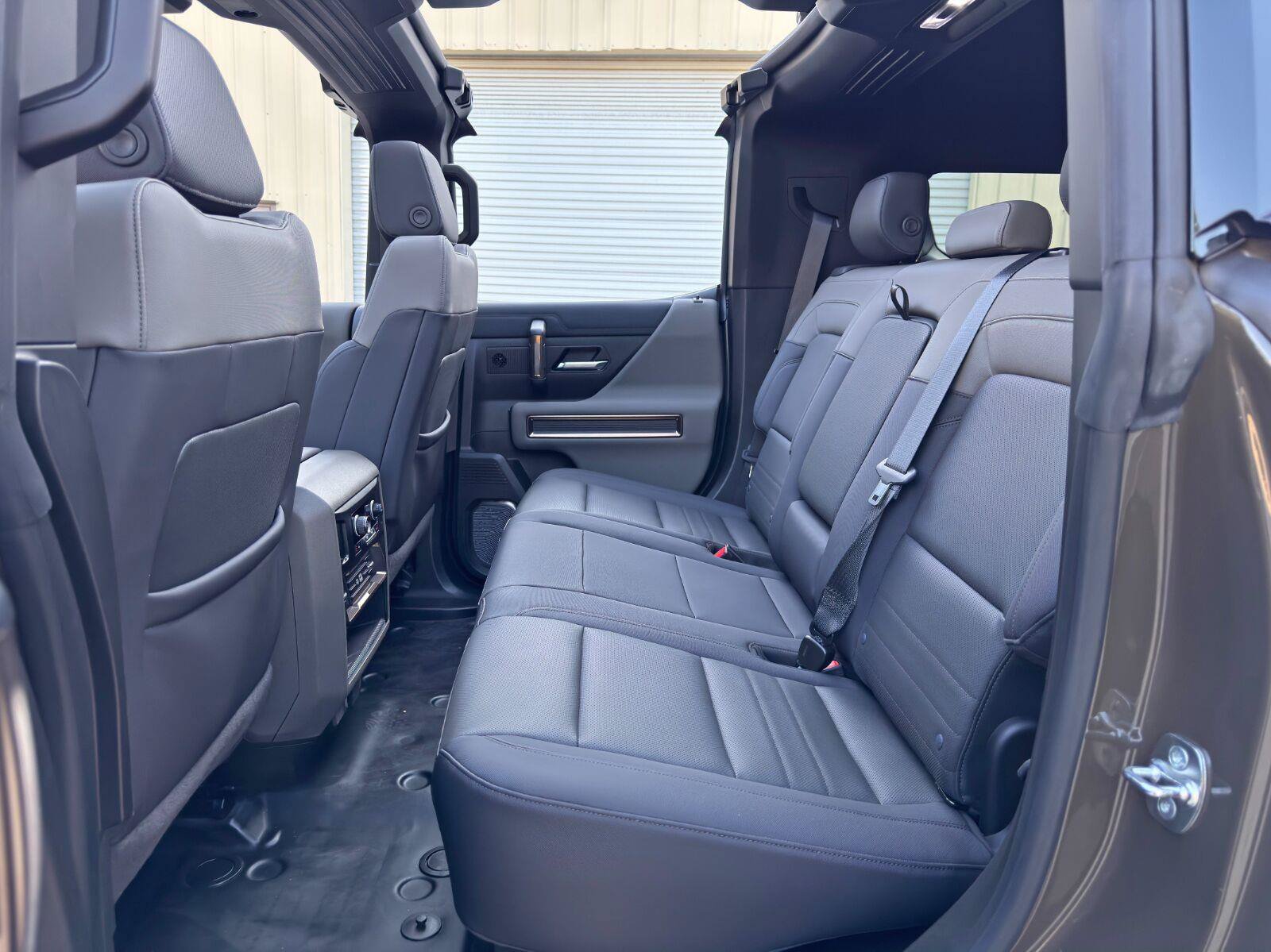 Used 2025 GMC Hummer EV 3X w/ LPO, Roof Cross Rail Package AWD/4WD image 48