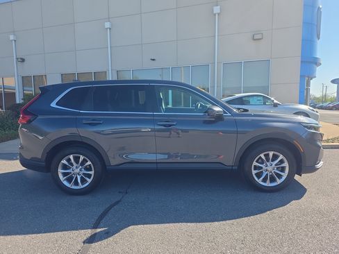 Used 2024 Honda CR-V EX image 4