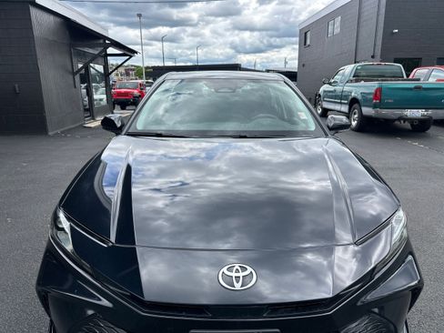 Used 2025 Toyota Camry LE FWD image 22