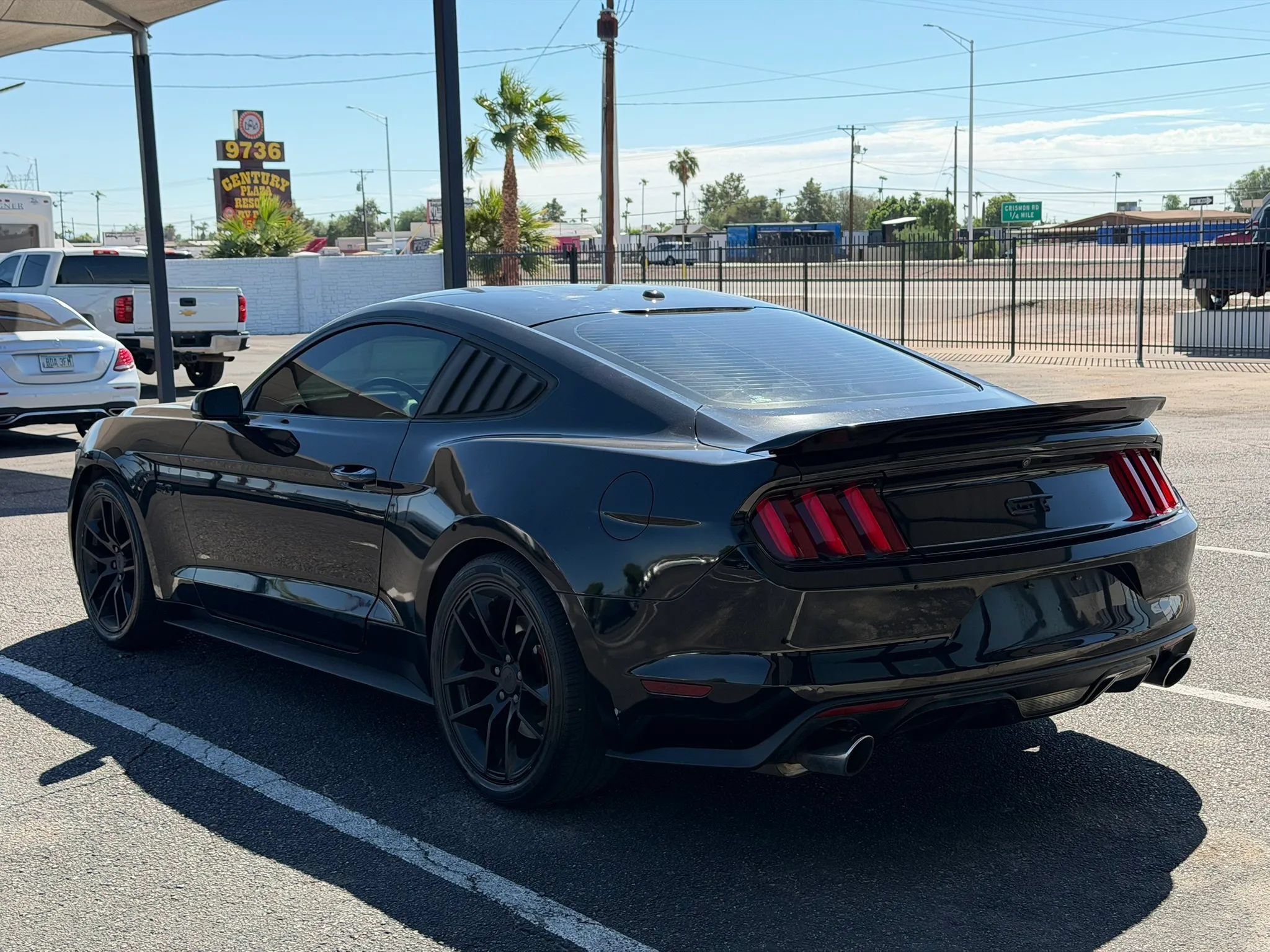 Used 2017 Ford Mustang GT Premium w/ Black Accent Package RWD image 6