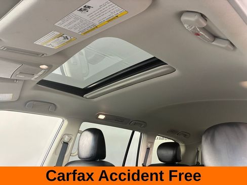 Used 2024 Nissan Armada SL w/ Captain's Chairs Package image 3