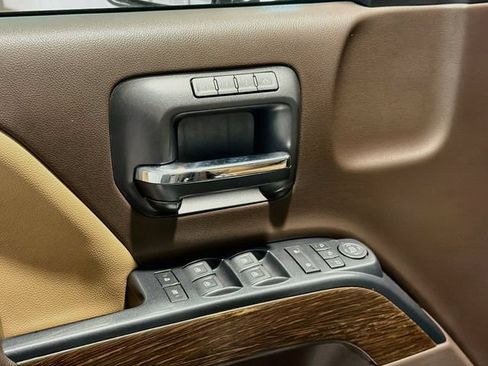 Used 2019 GMC Sierra 2500 Denali w/ Duramax Plus Package AWD/4WD image 16