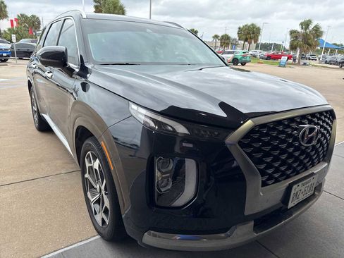 Used 2022 Hyundai Palisade Calligraphy w/ Cargo Package FWD image 2