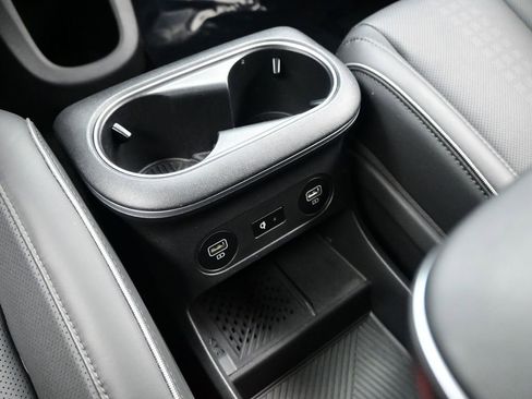 Used 2024 Hyundai Ioniq 5 Limited image 24