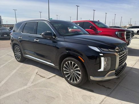 Used 2024 Hyundai Palisade Calligraphy image 3