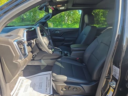 Used 2024 GMC Canyon Elevation w/ Elevation Premium Package AWD/4WD image 22