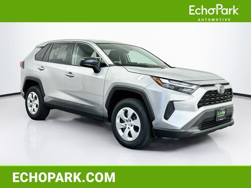 Used 2025 Toyota RAV4 LE AWD/4WD image 1