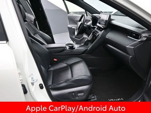 Certified 2021 Toyota Venza XLE image 16
