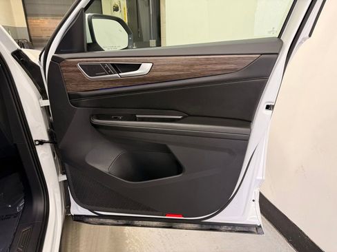 Used 2024 Volkswagen Atlas SEL Premium R-Line AWD/4WD image 28