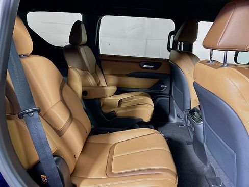 New 2025 Nissan Armada SL w/ Captain's Chari Seat Package image 29