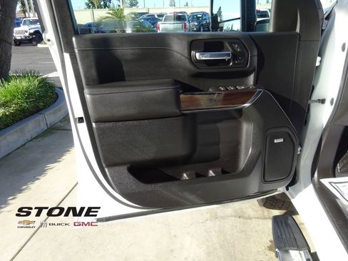 Used 2021 GMC Sierra 2500 SLT w/ SLT Premium Package image 25