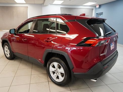 Used 2020 Toyota RAV4 LE image 13