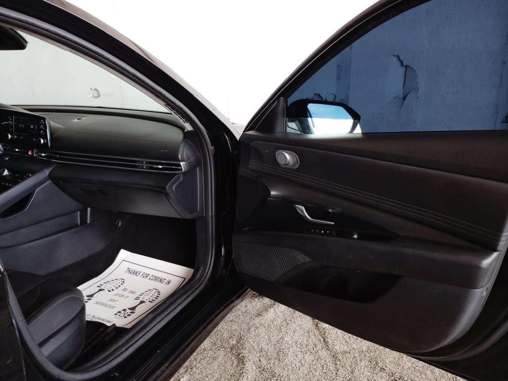 Used 2021 Hyundai Elantra SEL w/ Convenience Package FWD image 10