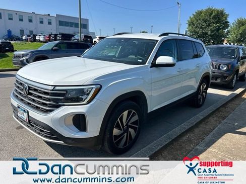 Used 2024 Volkswagen Atlas SE AWD/4WD image 1