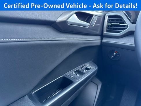 Used 2025 Volkswagen Taos SE AWD/4WD image 20
