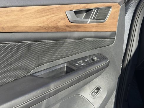 Used 2024 Volkswagen Atlas SE image 24