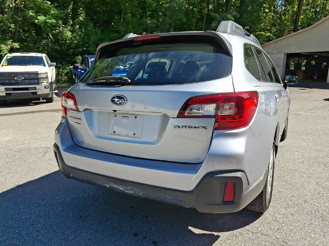 Used 2019 Subaru Outback 2.5i AWD/4WD image 10