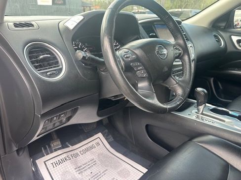 Used 2019 Nissan Pathfinder SL image 12