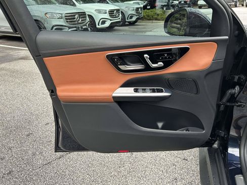 Used 2024 Mercedes-Benz GLC 300 4MATIC image 18