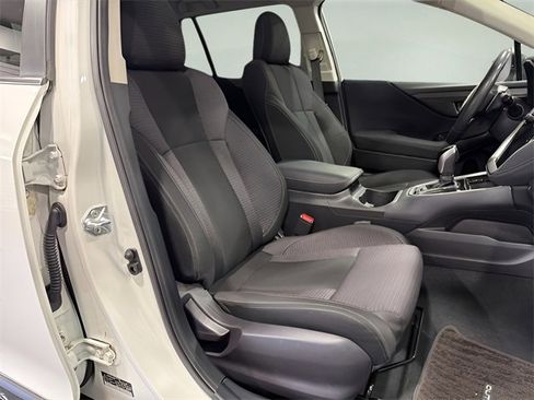 Used 2023 Subaru Outback Premium image 14