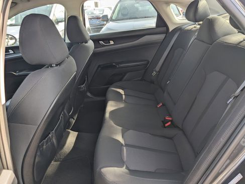Used 2022 Kia K5 LXS image 9