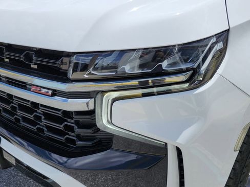 Certified 2022 Chevrolet Tahoe Z71 w/ Luxury Package AWD/4WD image 7