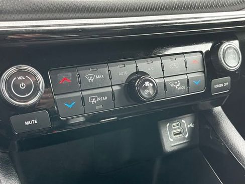 Used 2023 Jeep Compass Trailhawk image 17