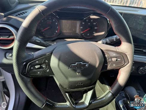 Used 2024 Chevrolet Trax RS w/ Sunroof Package FWD image 20