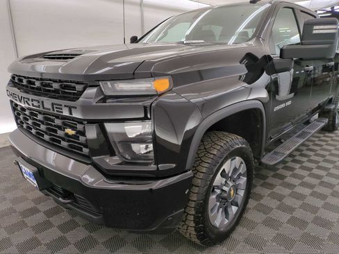 Used 2023 Chevrolet Silverado 2500 Custom w/ Custom Value Package image 10