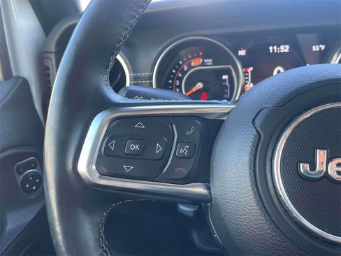 Used 2018 Jeep Wrangler Unlimited Sahara image 21