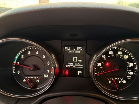 Used 2012 Jeep Grand Cherokee Laredo image 22