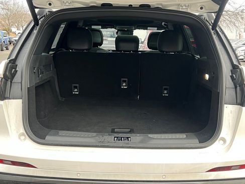 Certified 2025 Lincoln Nautilus Premier w/ Equipment Group 102A image 15