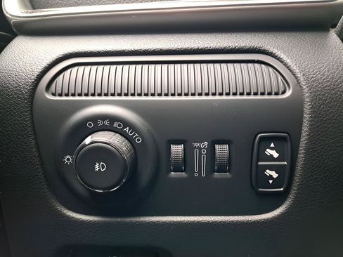 Used 2022 Jeep Wagoneer Series III AWD/4WD image 23