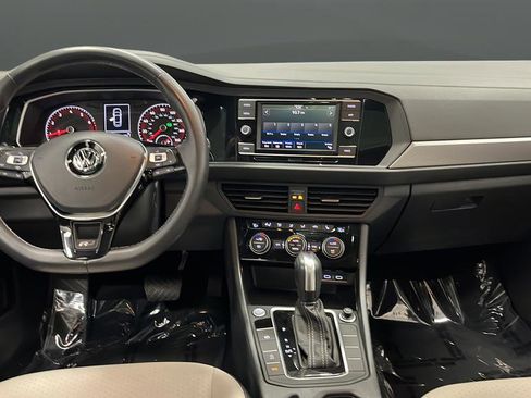 Used 2020 Volkswagen Jetta R-Line w/ R-Line Cold Weather Package image 10