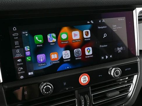 Certified 2025 Porsche Macan image 15